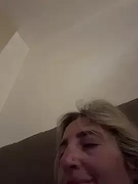 Freechat casalinga88 on StripChat