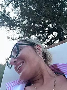 Freechat casalinga88 on StripChat