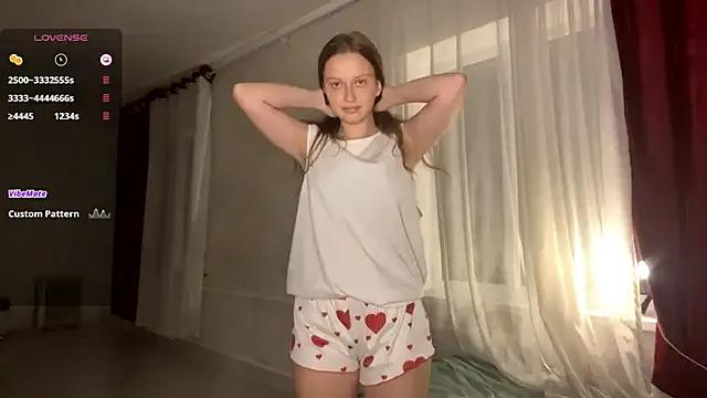 Freechat CharlynDini on StripChat