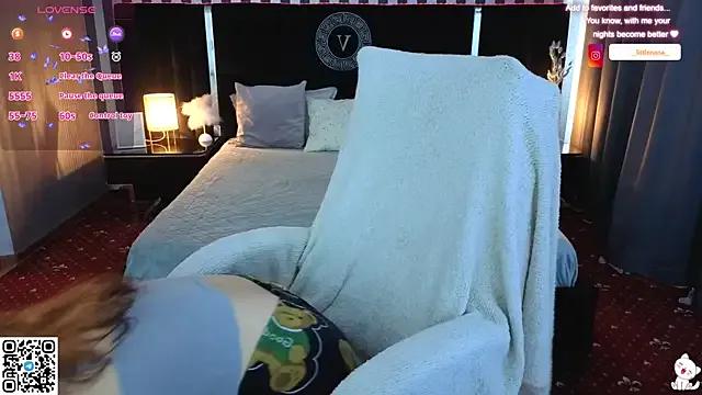 Freechat Clumsy_Nana on StripChat