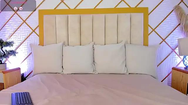 Freechat cocoamore on StripChat