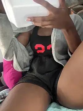 Freechat coral1727 on StripChat