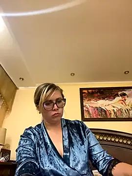 Freechat Crystal00Girl on StripChat