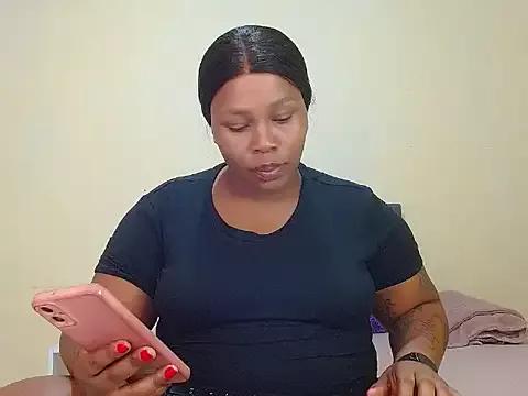 curvycloe1 on StripChat