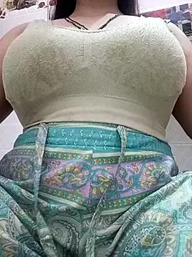 Freechat cute-mahek on StripChat