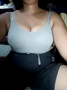 Freechat cute-mahek on StripChat