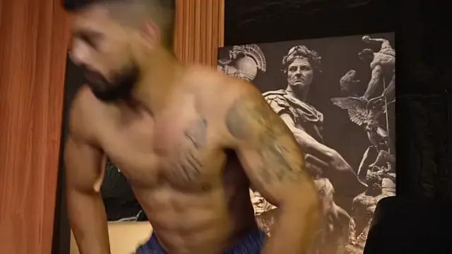 Freechat DannSaenz on StripChat