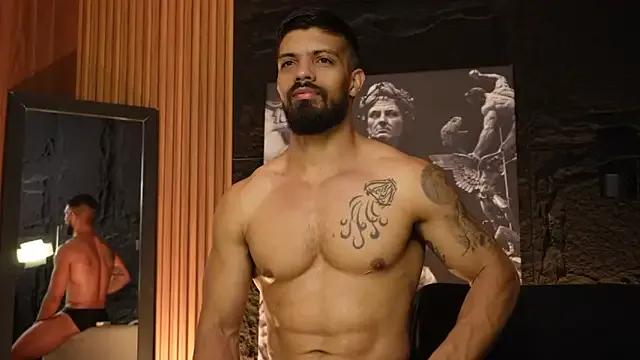 Freechat DannSaenz on StripChat