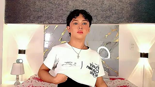 Dante_bre — naked n oiled