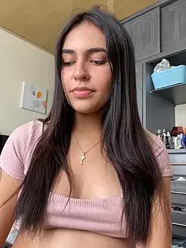 Freechat DaphneUwu on StripChat