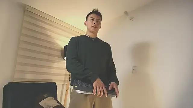 DeusbelliS on StripChat