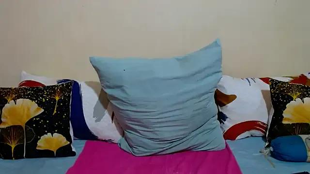 DiamondLuv29 on StripChat