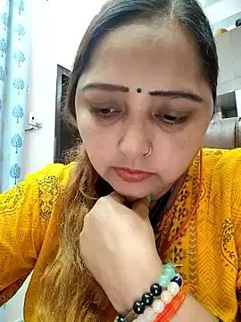 Dianaa9 on StripChat