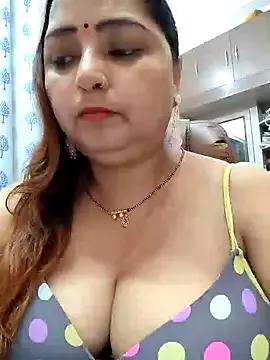 Dianaa9 on StripChat