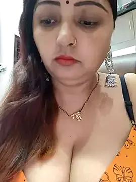 Dianaa9 on StripChat