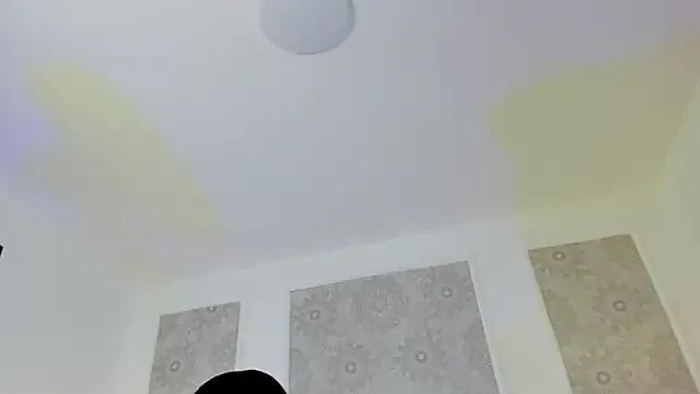 Freechat doll_eyees_ on StripChat