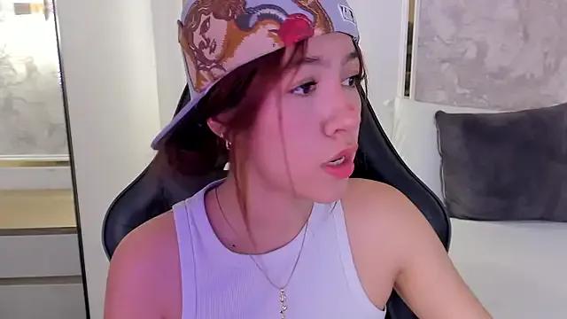 Freechat doll_eyees_ on StripChat