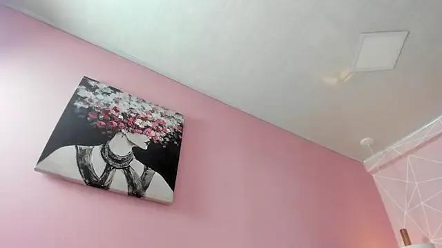 dolly_zoe on StripChat