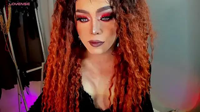 DominaAurumXXX on StripChat