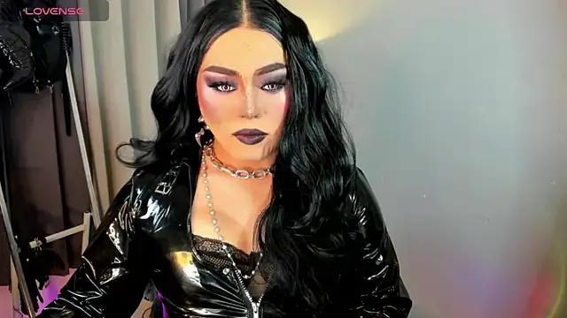 DominaAurumXXX on StripChat