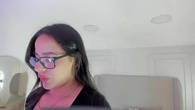 Dream_nena on StripChat