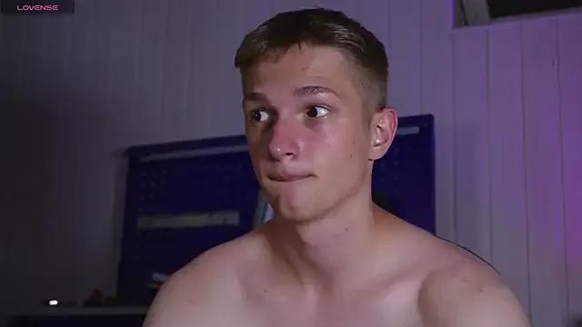 dustyn_fox on StripChat