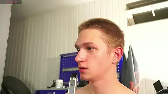 dustyn_fox on StripChat