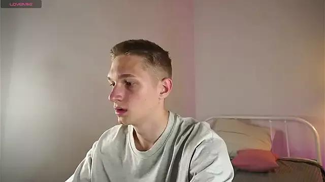 dustyn_fox on StripChat