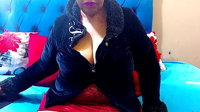 ebonycandy10 on StripChat