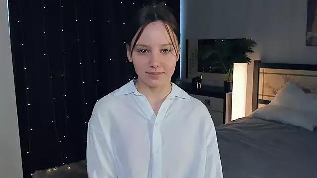 EdinaCordner on StripChat