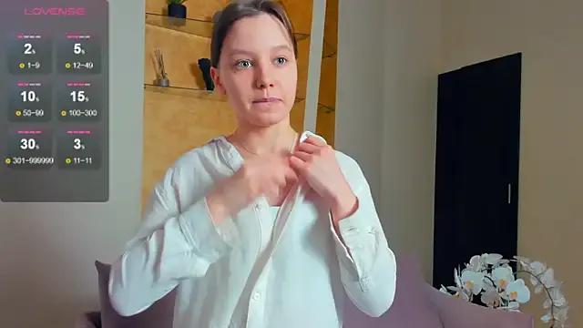 EdinaCordner on StripChat