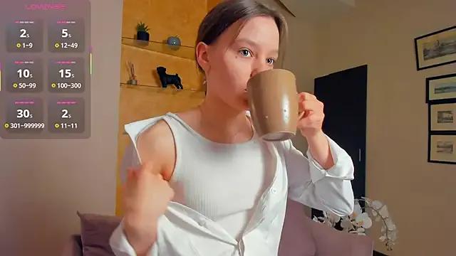 EdinaCordner on StripChat