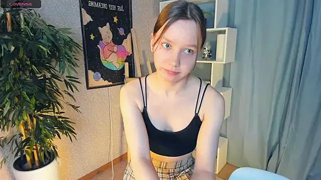 EdinaCordner on StripChat