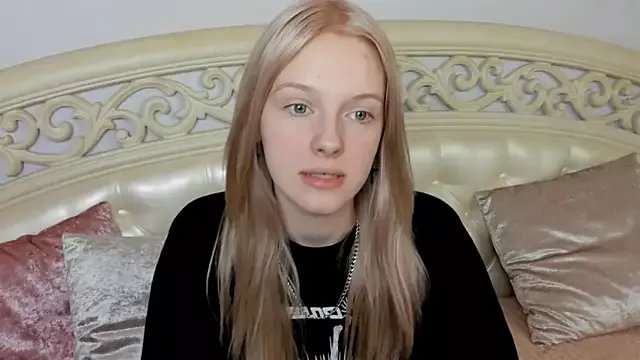 EdlaHewell on StripChat