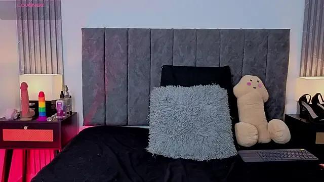 Freechat Ema_Stone65 on StripChat