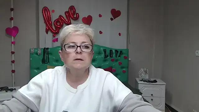 EmiliaGree on StripChat