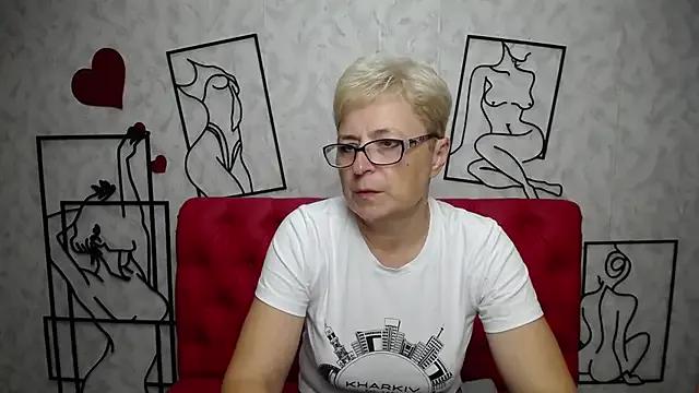 EmiliaGree on StripChat