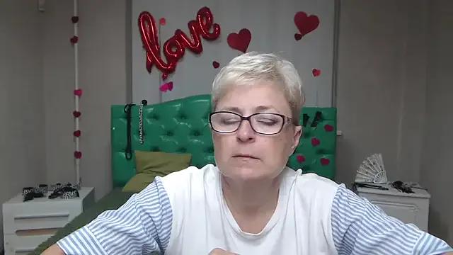 EmiliaGree on StripChat