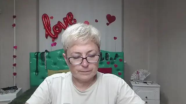 EmiliaGree on StripChat