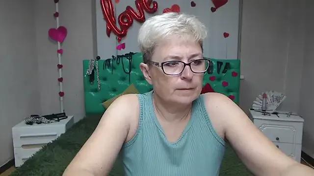 EmiliaGree on StripChat