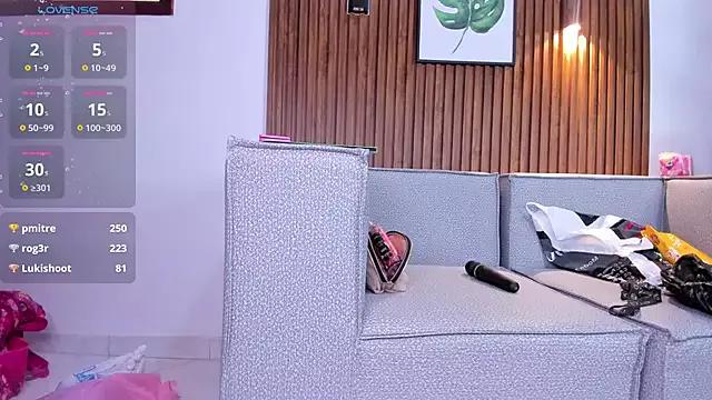 Freechat emily_yeon on StripChat