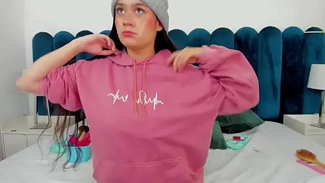 EmilyHanks_ — ttities out for 8 minutes