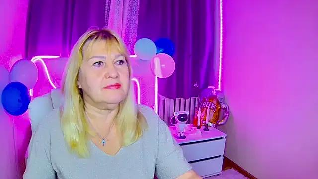 EmmaEllison on StripChat