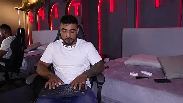 Freechat ERIC_HARRISON on StripChat