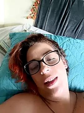 Escarlate4you_ on StripChat