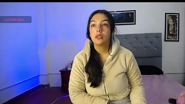 Freechat Esmeraldaa- on StripChat