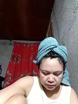 Freechat Everleigh_mom on StripChat