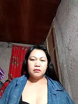 Freechat Everleigh_mom on StripChat