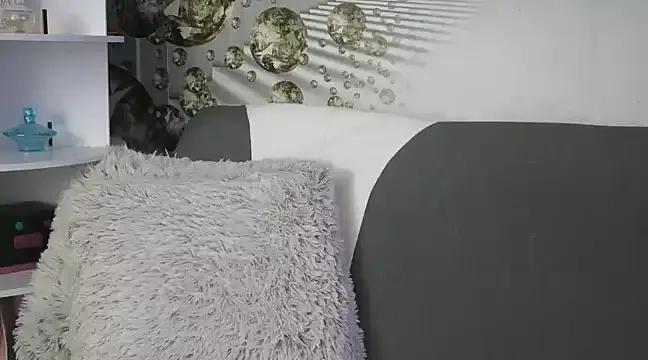 Freechat EvoletteLouLou on StripChat