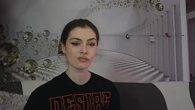 Freechat EvoletteLouLou on StripChat